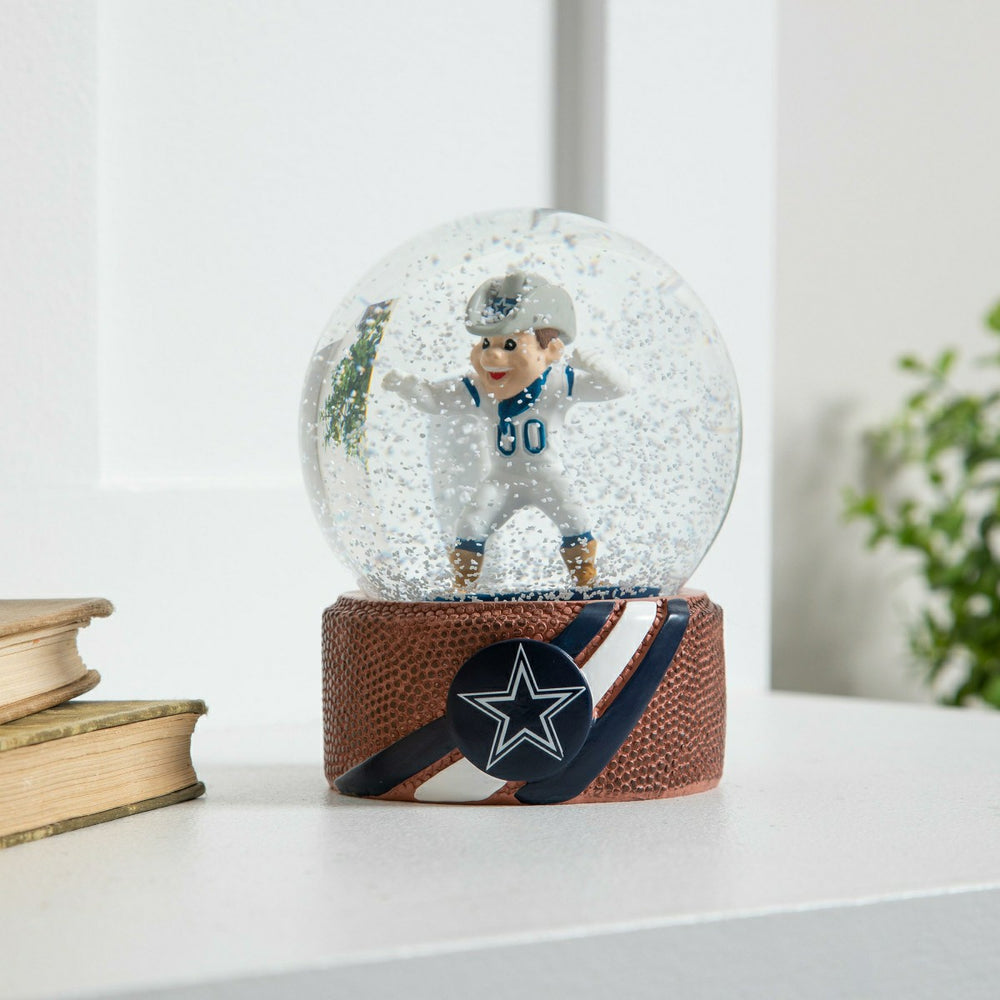 Dallas Cowboys Water Globe - NFL Home