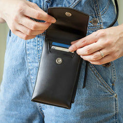 Detroit Lions, Cross Body Wallet, Black - NFL Home