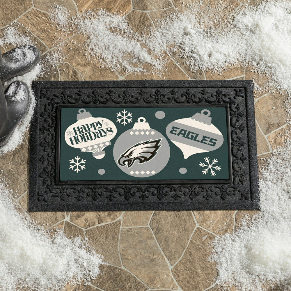 Philadelphia Eagles Holiday Flocked Coir Sassafras Switch Mat, 22"x10" - NFL