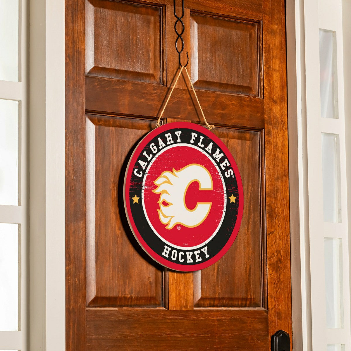 Calgary Flames Round Door Décor with Hanging Rope, 18x18 - NHL Home
