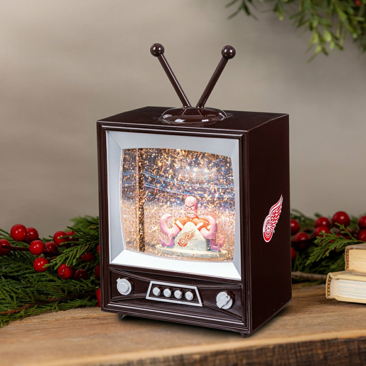 Detroit Red Wings Vintage TV Water Lantern - NHL Home