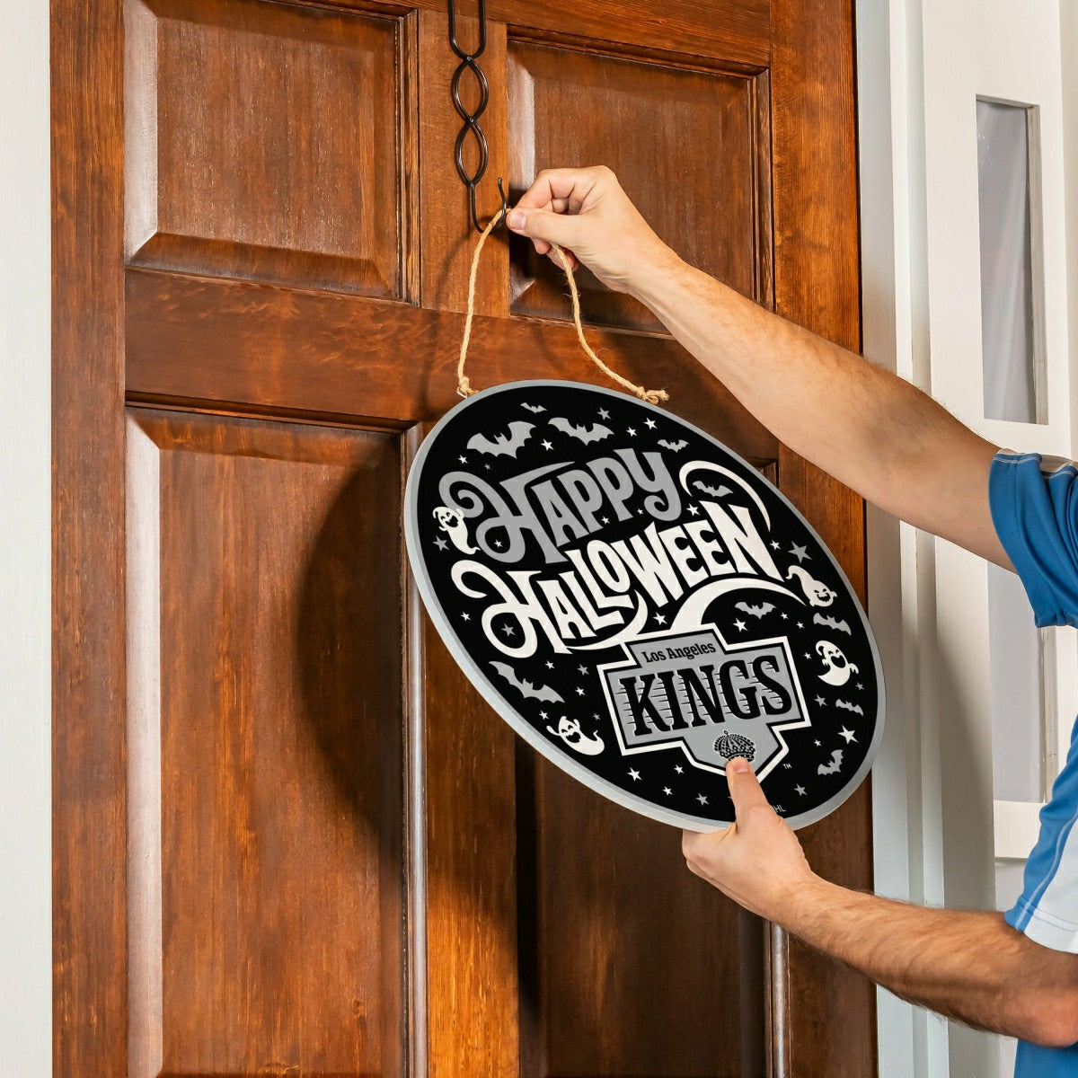 Los Angeles Kings Halloween Round Door Décor with Hanging Rope, 18x18 - NHL Home