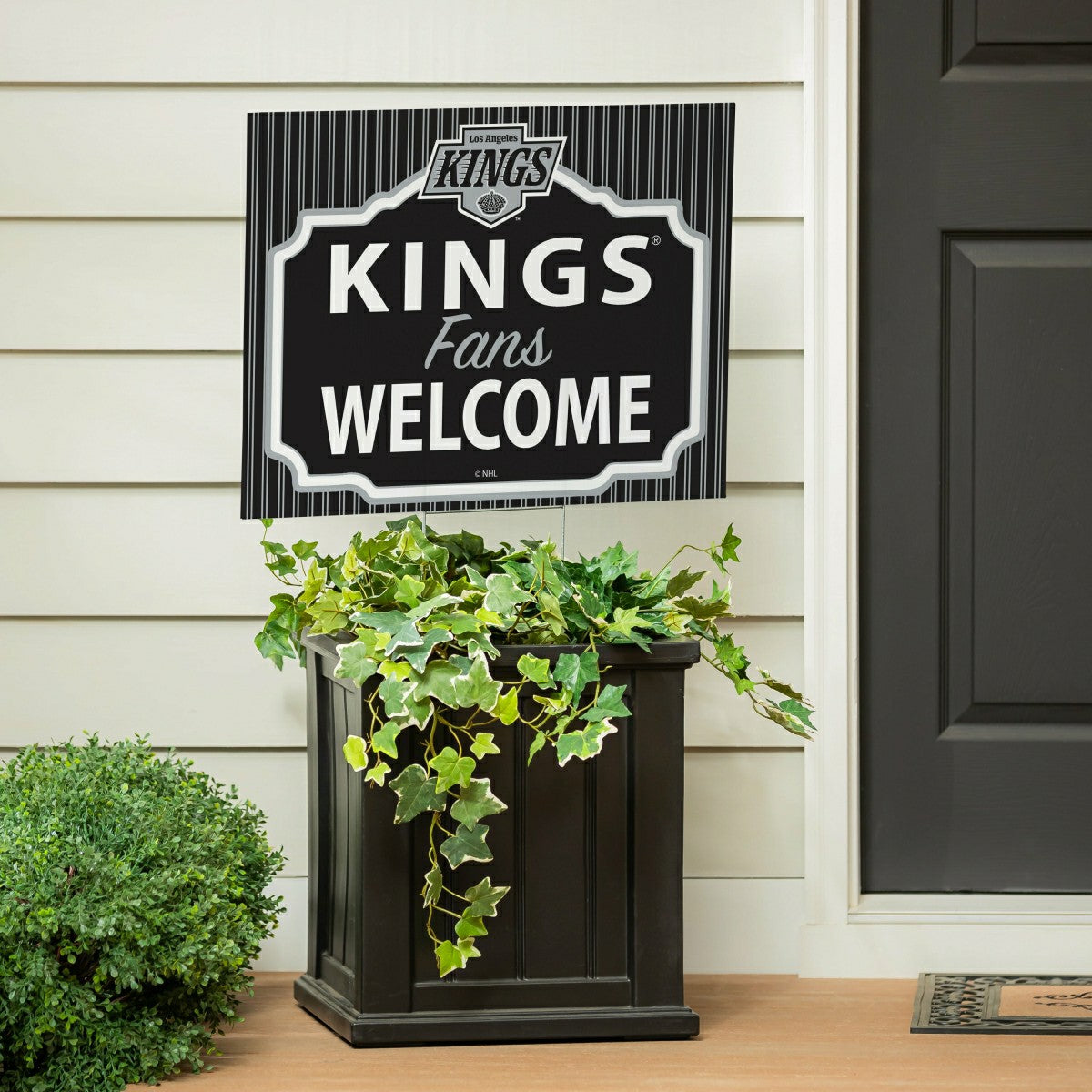 Los Angeles Kings Coroplast Yard Sign, "Fans Welcome" - NHL Home