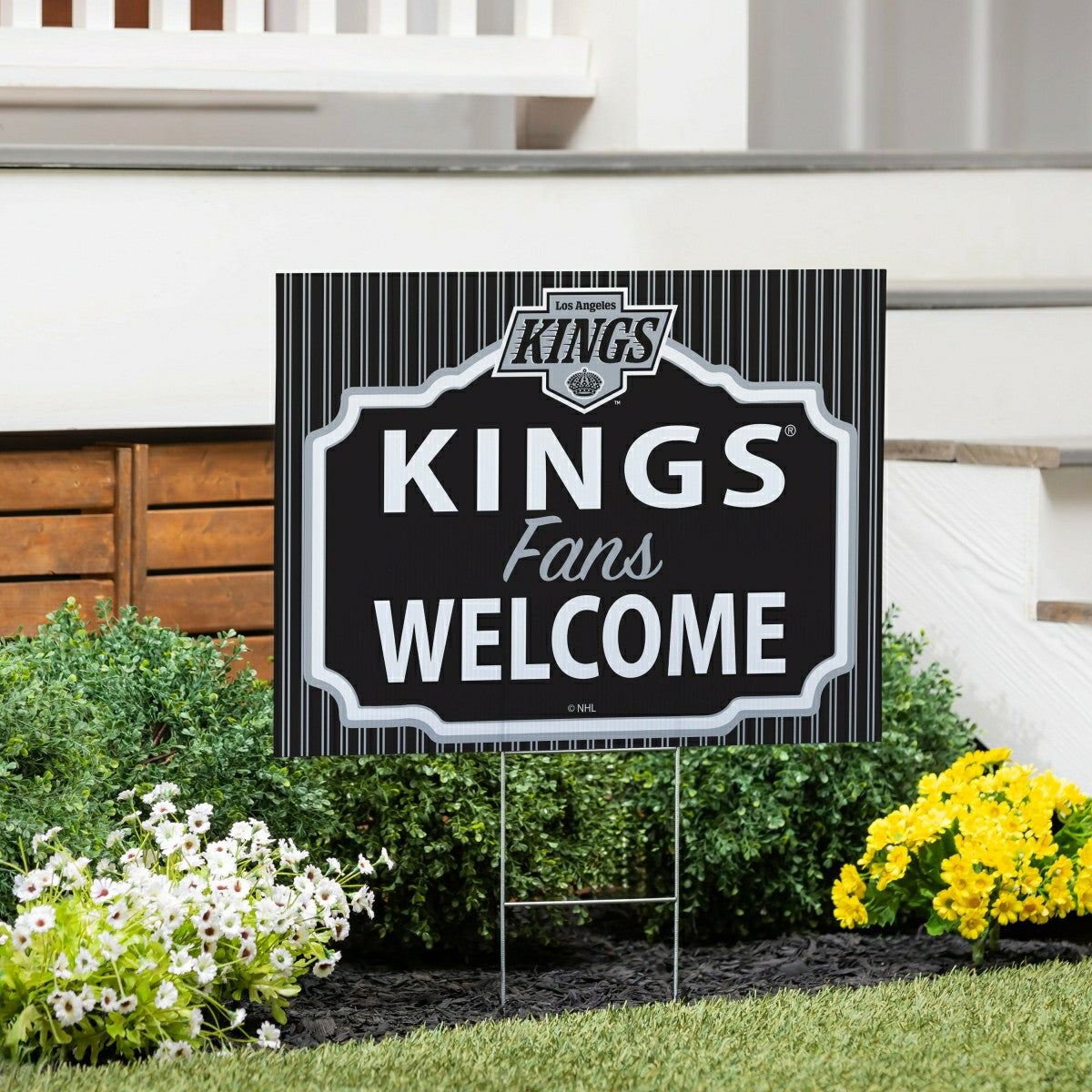 Los Angeles Kings Coroplast Yard Sign, "Fans Welcome" - NHL Home