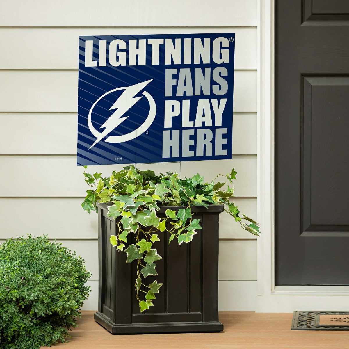Tampa Bay Lightning Coroplast Yard Sign "Fans Play Here" - NHL Home
