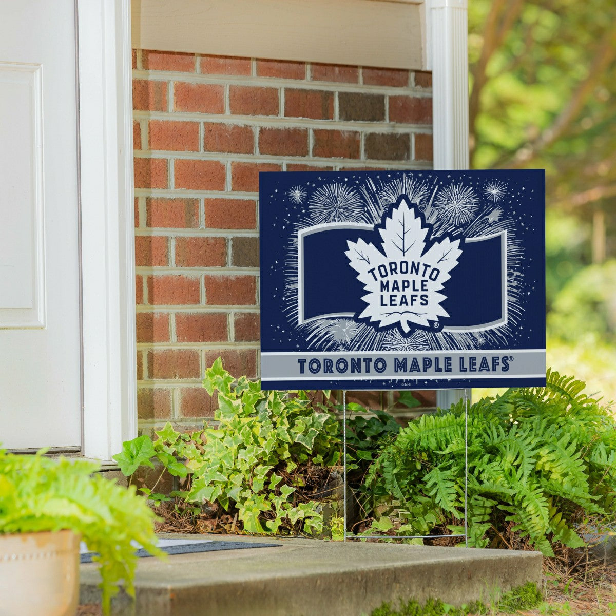 Toronto Maple Leafs Yard Sign, Patriotic - NHL Home
