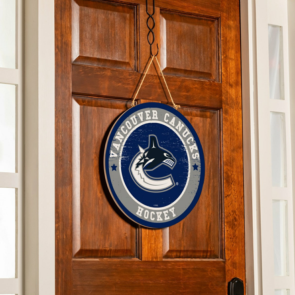 Vancouver Canucks Round Door Décor with Hanging Rope, 18x18 - NHL Home
