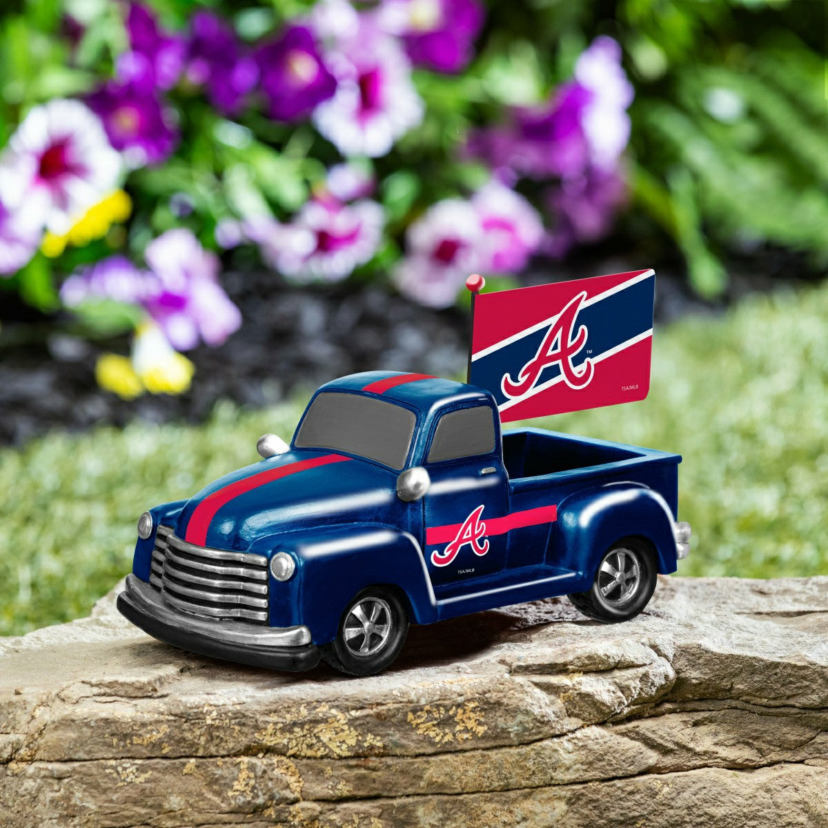 Detroit Lions Rally Truck Statue - MLB Home