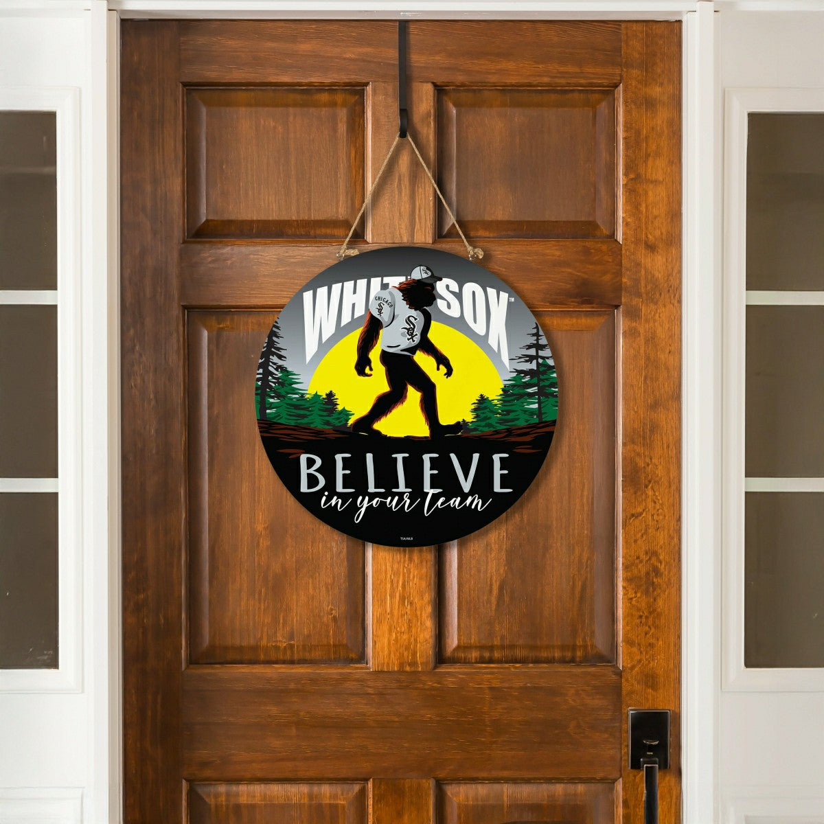 Chicago White Sox Bigfoot Round Door Décor with Hanging Rope, 18x18 - MLB Home