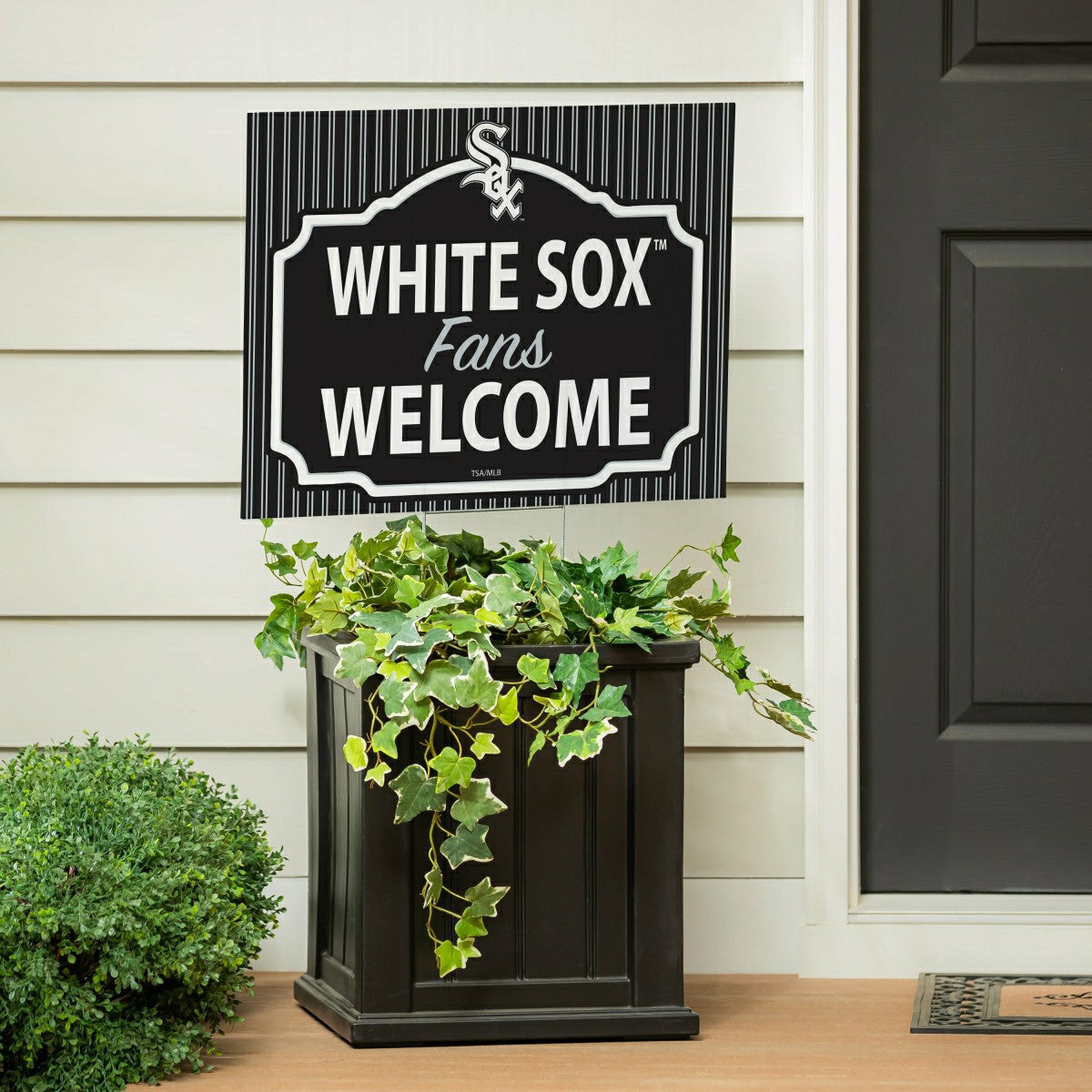 Chicago White Sox Coroplast Yard Sign, "Fans Welcome" - MLB Home