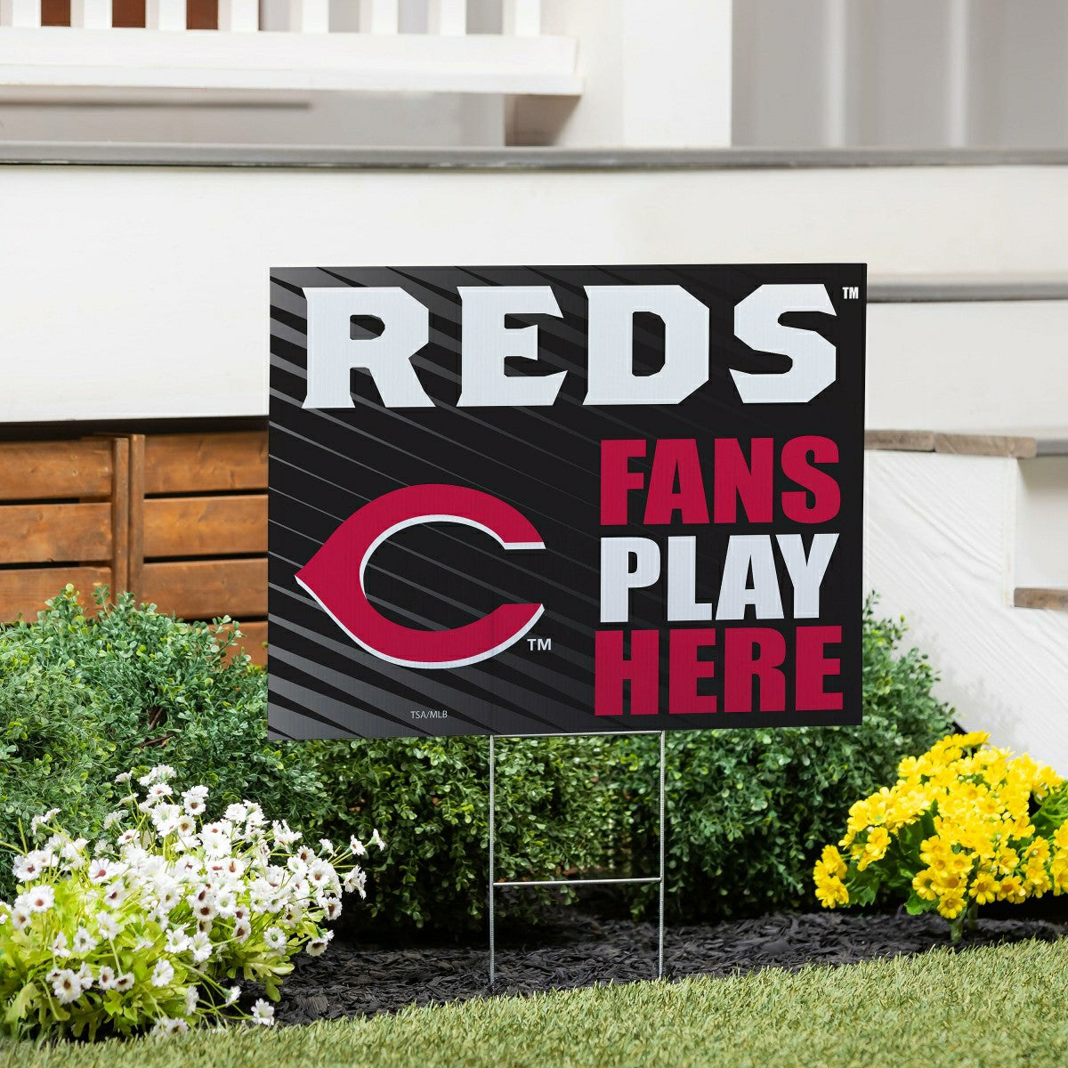 Cincinnati Reds Coroplast Yard Sign "Fans Play Here" - MLB Home