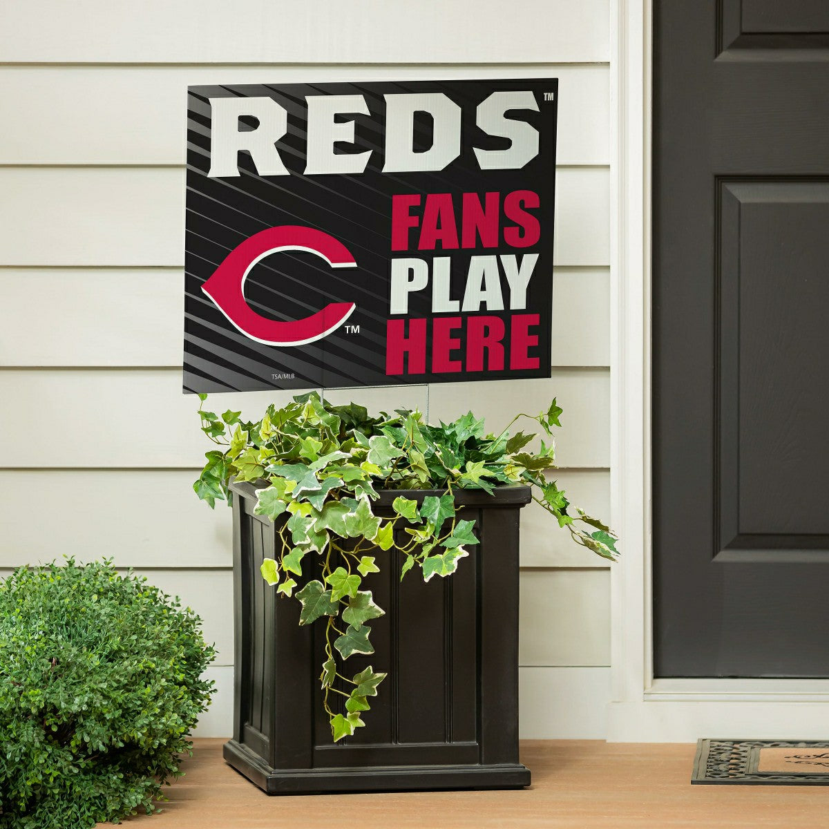 Cincinnati Reds Coroplast Yard Sign "Fans Play Here" - MLB Home