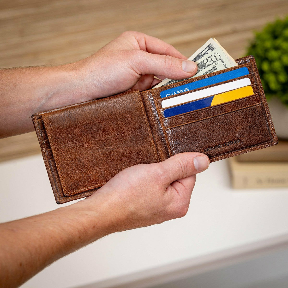Cincinnati Reds, Embossed 100% Genuine Tumbled Leather Passcase Bi-Fol - MLB Home