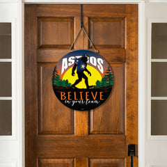 Houston Astros Bigfoot Round Door Décor with Hanging Rope, 18x18 - MLB Home