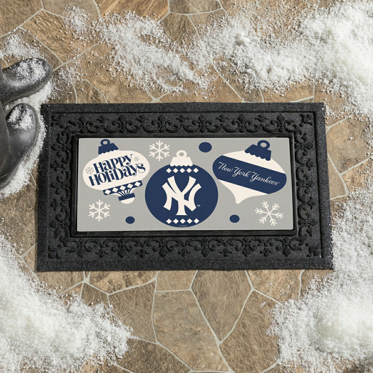 New York Yankees Holiday Flocked Coir Sassafras Switch Mat, 22"x10" - MLB