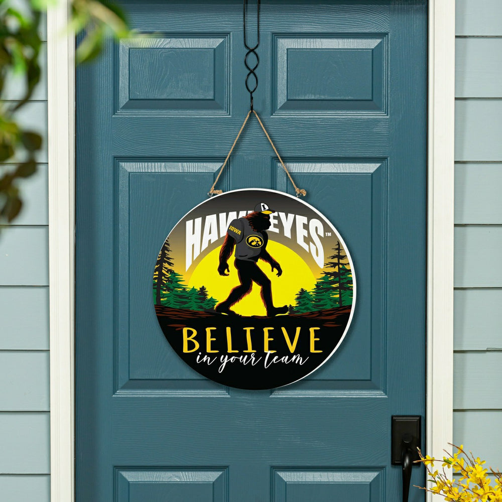 University of Iowa Bigfoot Round Door Décor with Hanging Rope, 18x18 - Collegiate Home