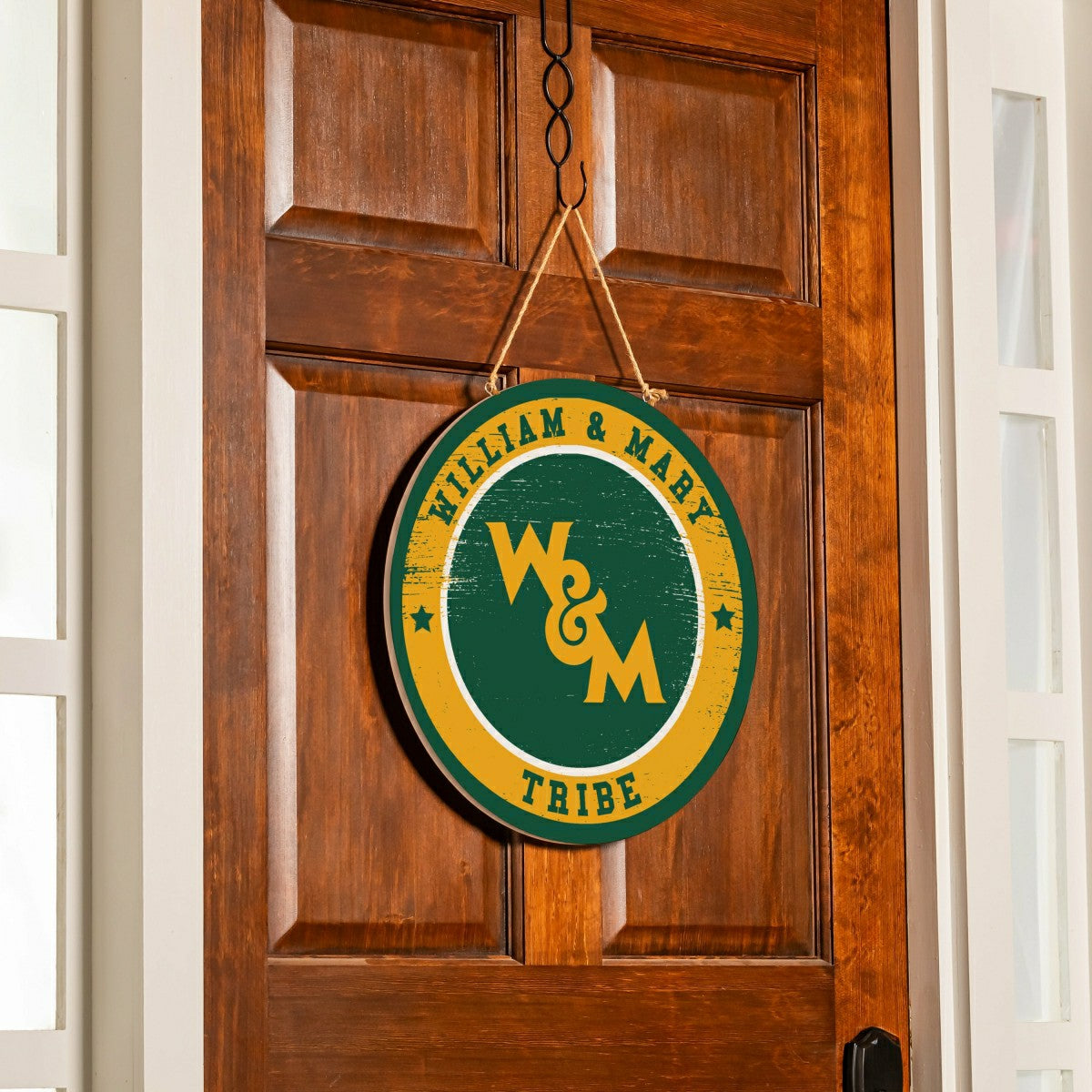 William & Mary Round Door Décor with Hanging Rope, 18x18 - Collegiate Home