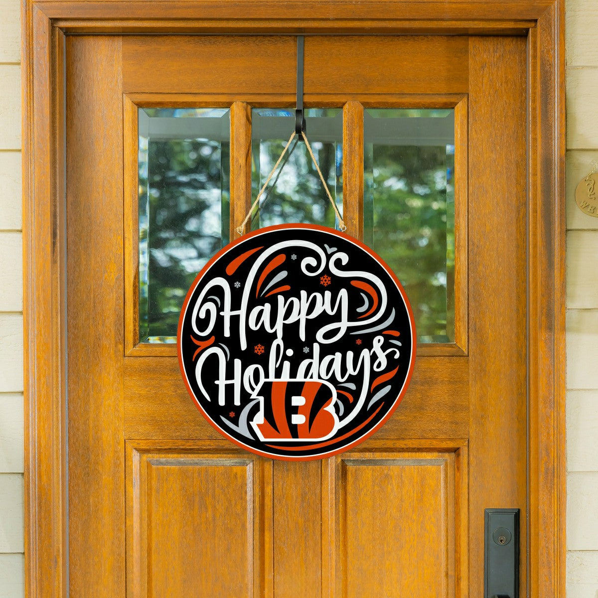 Cincinnati Bengals Holiday Round Door Décor with Hanging Rope, 18x18 - NFL Home