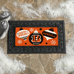 Cincinnati Bengals Holiday Flocked Coir Sassafras Switch Mat, 22"x10" - NFL