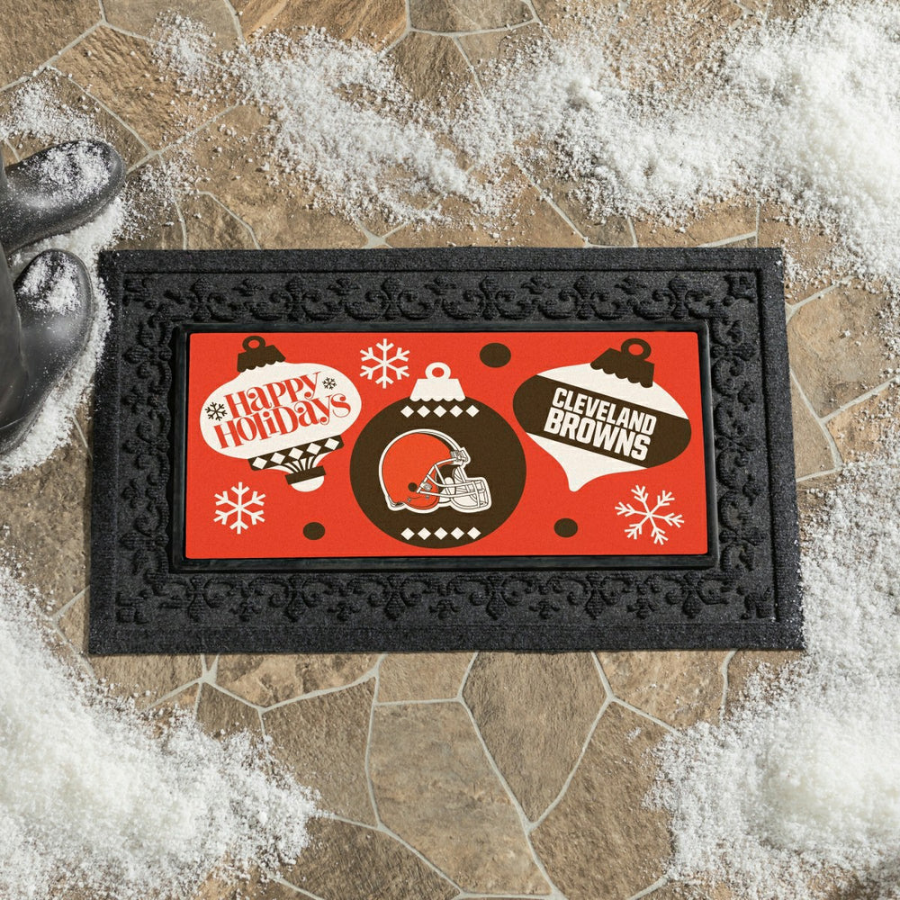 Cleveland Browns Holiday Flocked Coir Sassafras Switch Mat, 22"x10" - NFL