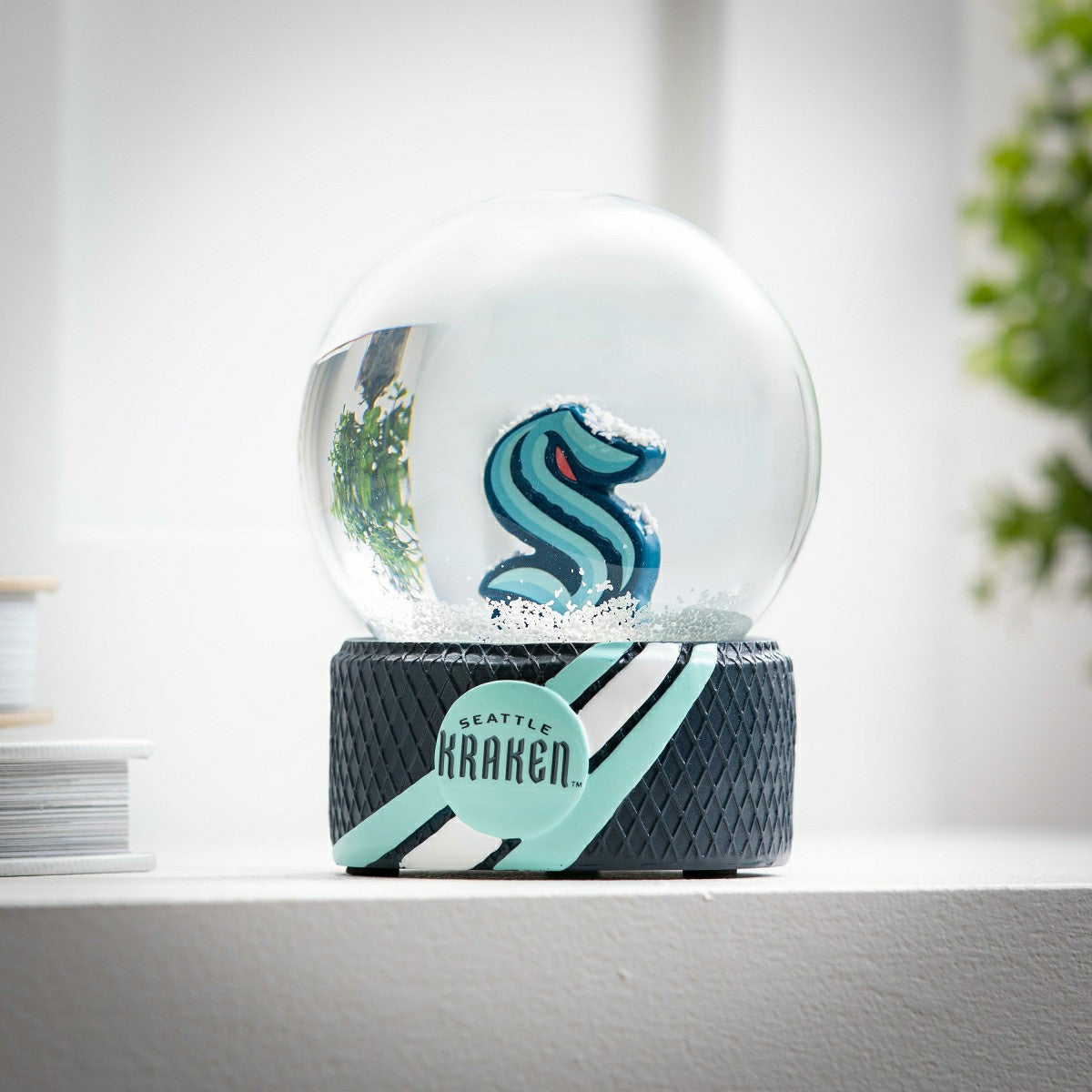 Seattle Kraken Water Globe - NHL Home