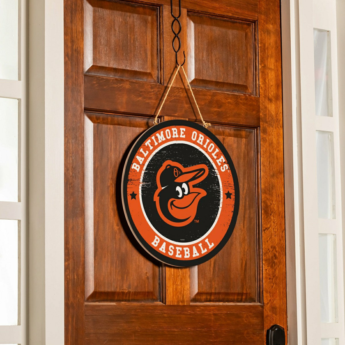Baltimore Orioles Round Door Décor with Hanging Rope, 18x18 - MLB Home