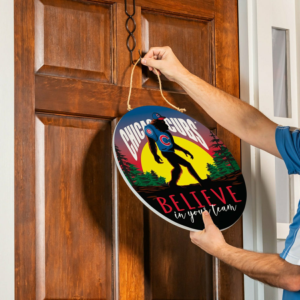 Chicago Cubs Bigfoot Round Door Décor with Hanging Rope, 18x18 - MLB Home