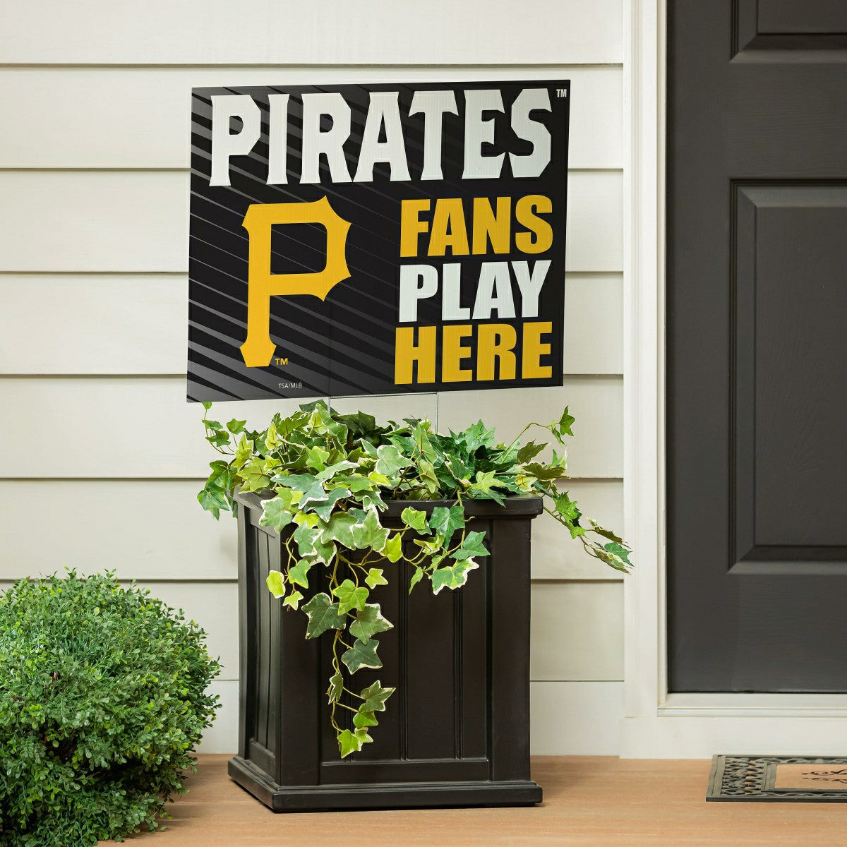 Pittsburgh Pirates Coroplast Yard Sign "Fans Play Here" - MLB Home