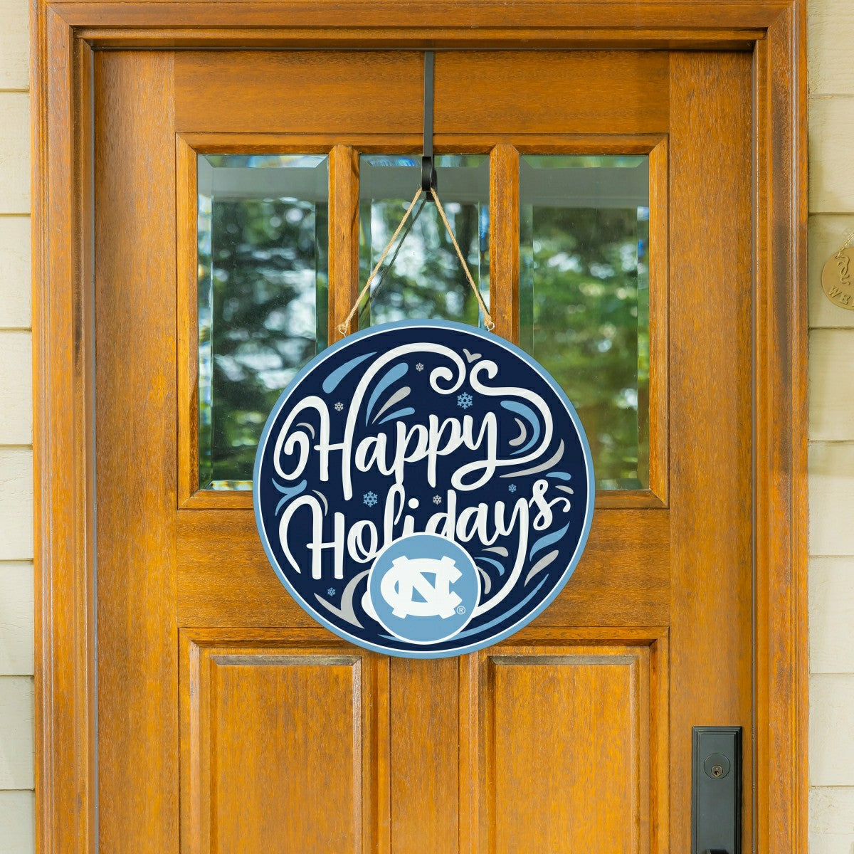University of North Carolina Holiday Round Door Décor with Hanging Rop - Collegiate Home
