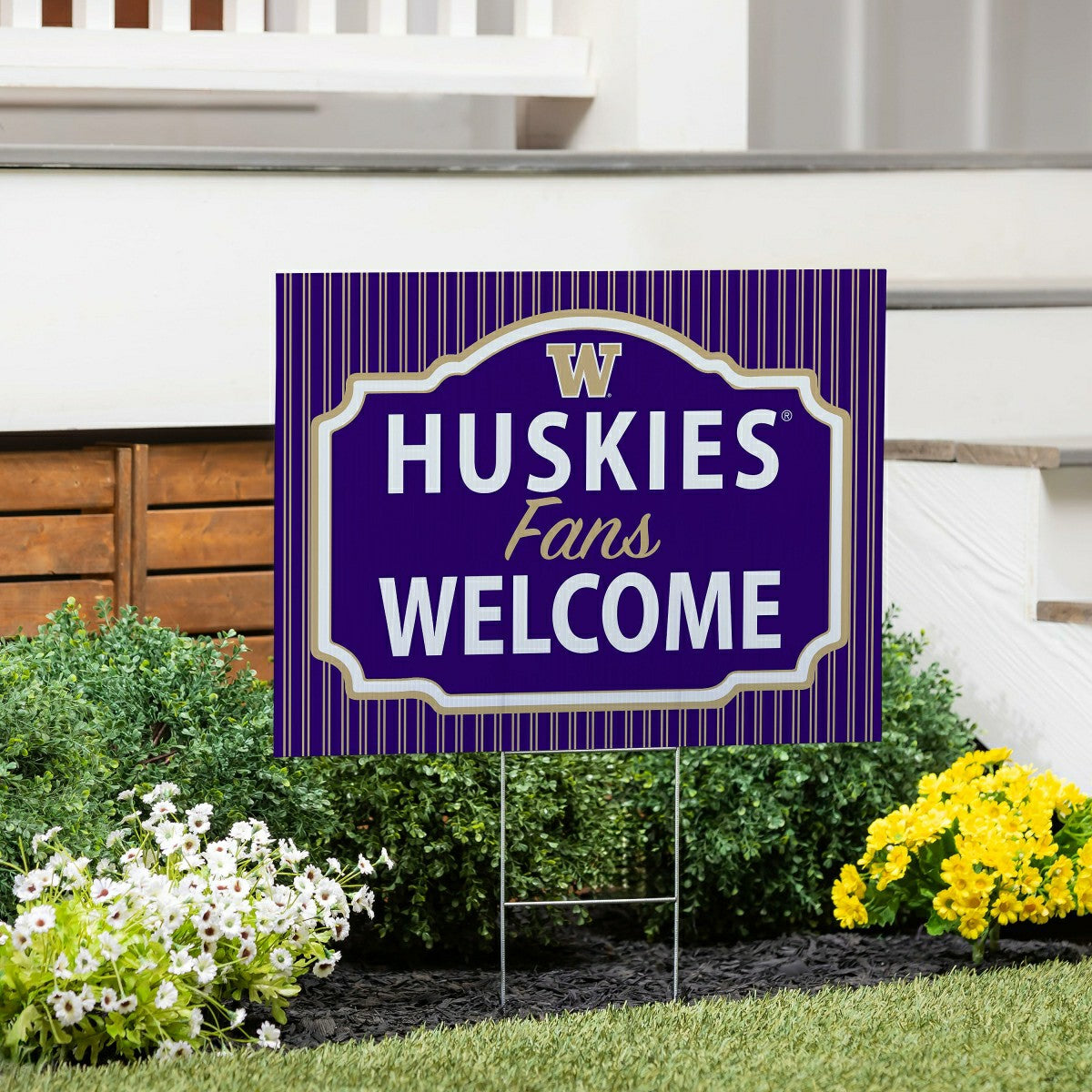 University of Washington Coroplast Yard Sign, "Fans Welcome" - Collegiate Home