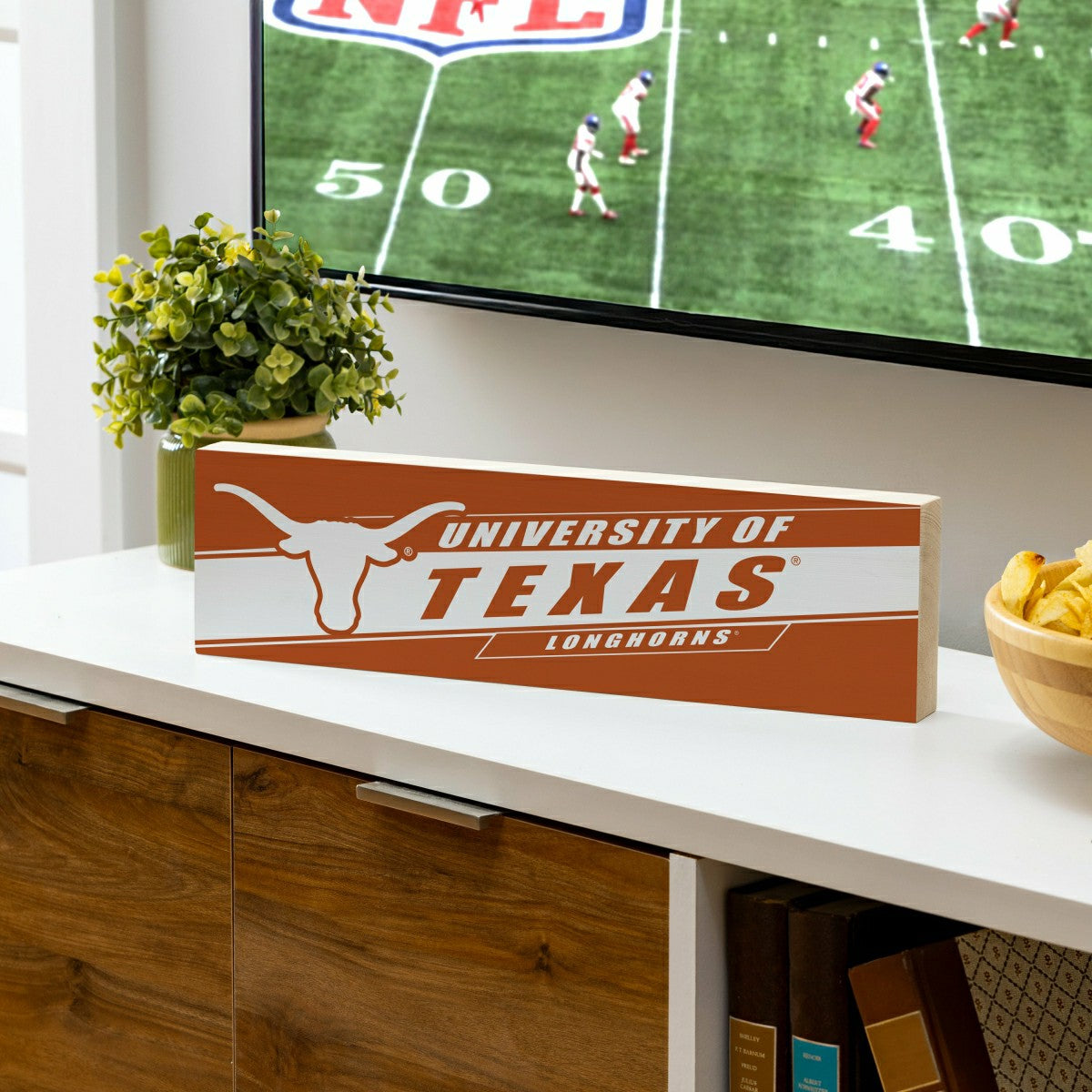 University of Texas Mantle Sign, Down Home Fans, 5x18 - Home Collegiate