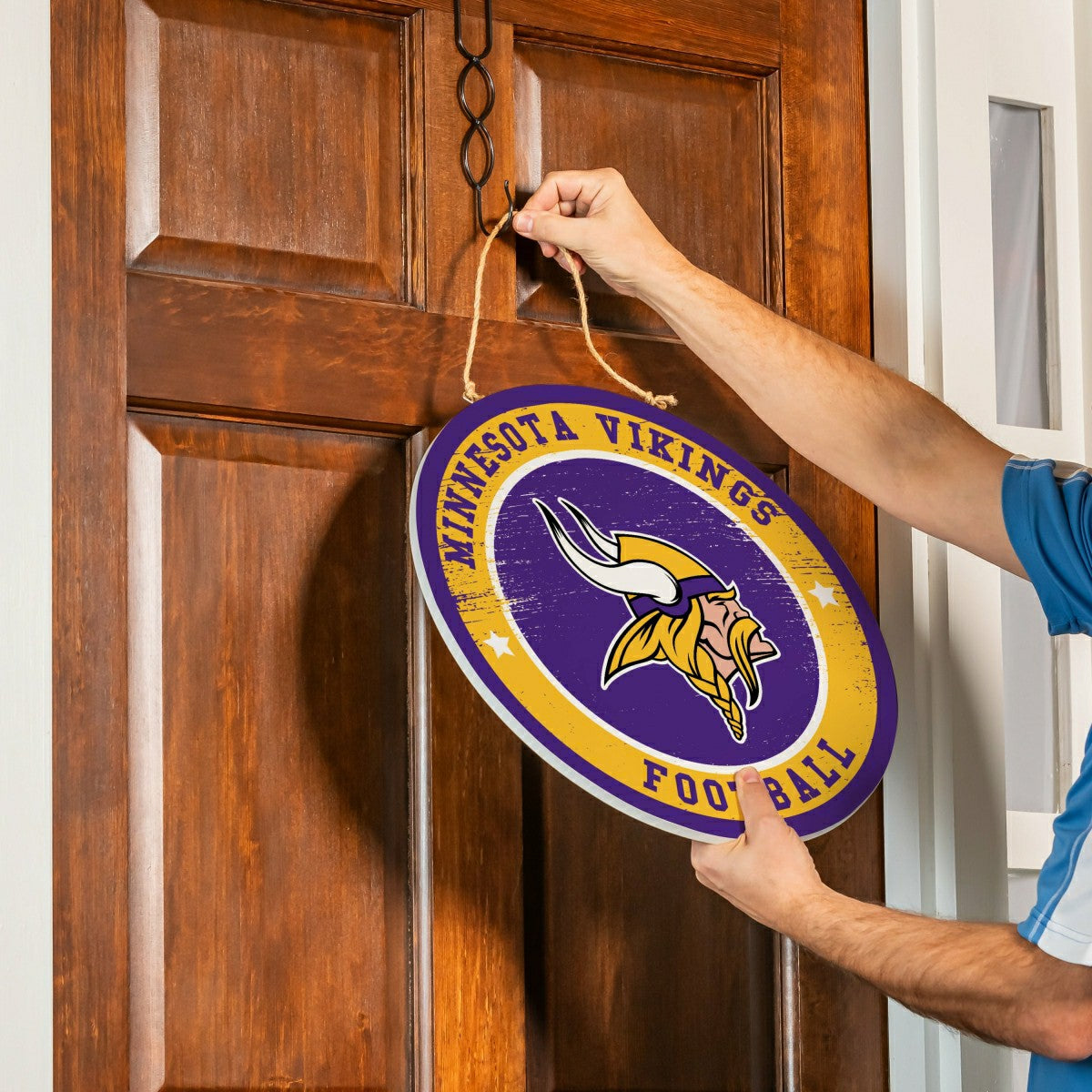 Minnesota Vikings Round Door Décor with Hanging Rope, 18x18 - NFL Home