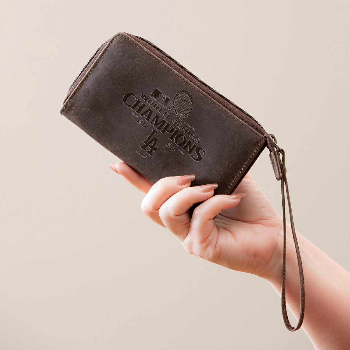 Los Angeles Dodgers Wristlet Wallet, Brown, SC24 Champions - MLB Home